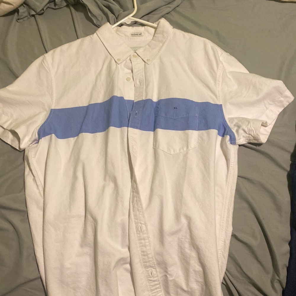 American eagle button down